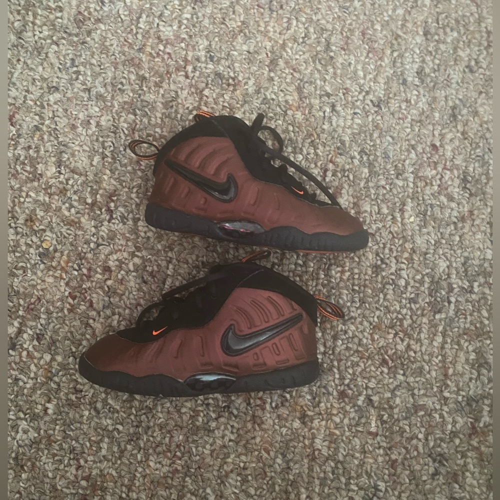 Nike shoes size US 8C ,Uk 7.5, 14cm color brown black